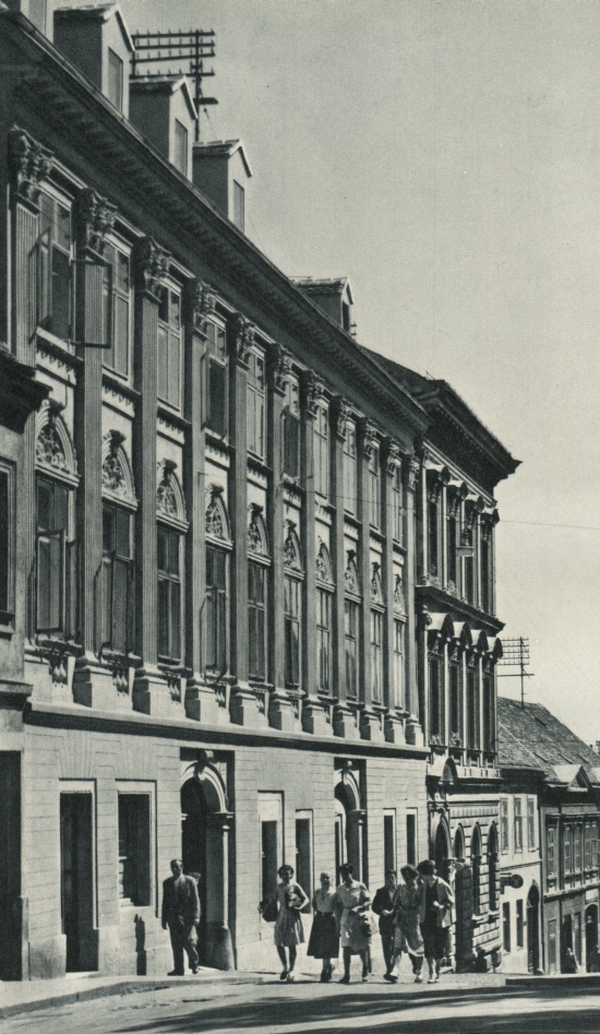 Palača Demetrović, Radićeva 32. Fotografija Toše Dabca potkraj 1950-ih godina